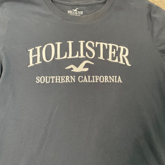 Hollister T-shirt - Picture 2 of 4